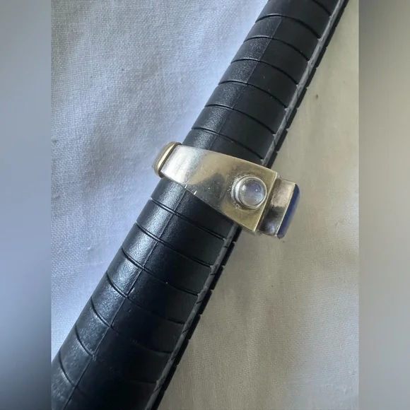 Silver Ring with Blue Stone - Picture 4 of 9